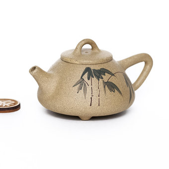 Чайник Исин, Ши Пяо, роспись глиной, №17, 70 мл арт. 3605 Чайник Исин, Ши Пяо, роспись глиной, №17, 70 мл